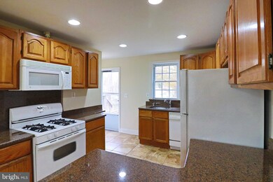 906 Hollywood Ave, Silver Spring, MD 20904 - photo 7