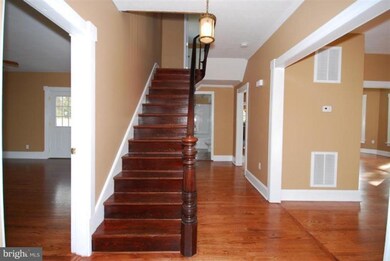 354 Lee St, Strasburg, VA 22657 - photo 2