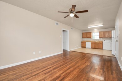 500 W Pitts Ave unit 403, Pasadena, TX 77506 - photo 5