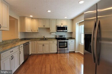 5 Willow Spring Ct, Germantown, MD 20874 - photo 4