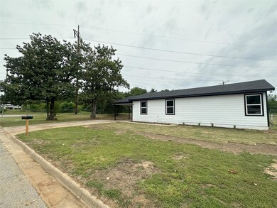 731 W Bullock St, Denison, TX 75020 - photo 3