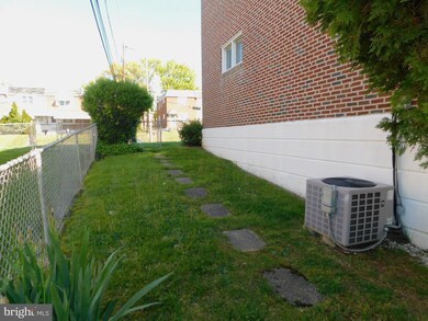 718 Rively Ave, Glenolden, PA 19036 - photo 5