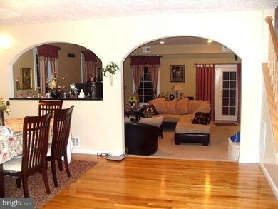 8806 Sylvania St, Lorton, VA 22079 - photo 6