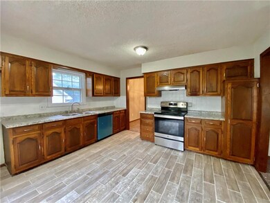 829 NW 12th St, Blue Springs, MO 64015 - photo 5