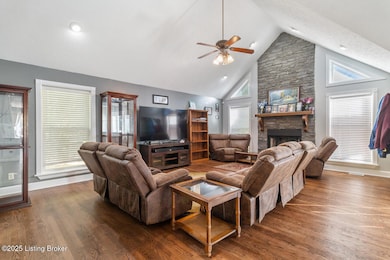 236 Running Creek Dr, Shepherdsville, KY 40165 - photo 2