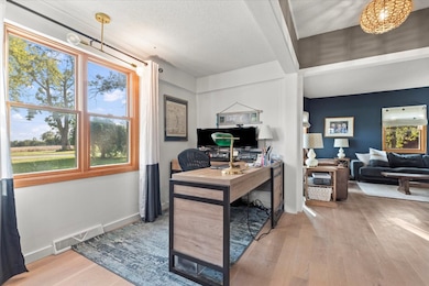 803 E Nishna Rd, Shenandoah, IA 51601 - photo 4