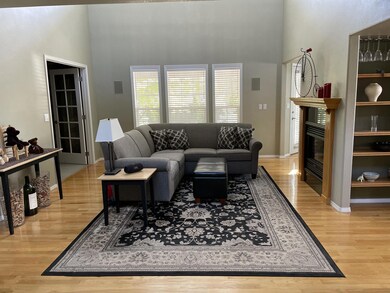 814 Brandon St, Central Point, OR 97502 - photo 3