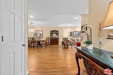 4785 Park Encino Ln unit 138, Encino, CA 91436 - photo 3