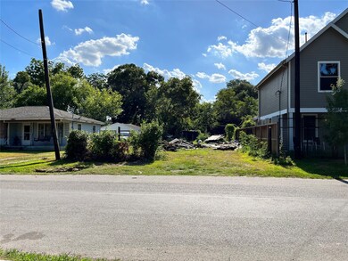 7009 Roswell St, Houston, TX 77022 - photo 2