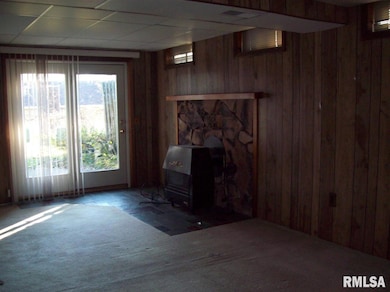 1523 W 47th St, Davenport, IA 52806 - photo 5