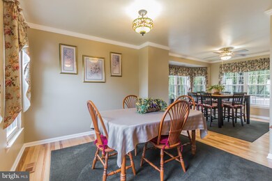 1221 Mariners Cove Ln, Pasadena, MD 21122 - photo 2