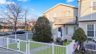 237 Loretto St, Staten Island, NY 10307 - photo 2