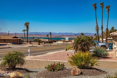 Beautiful front lakeviews