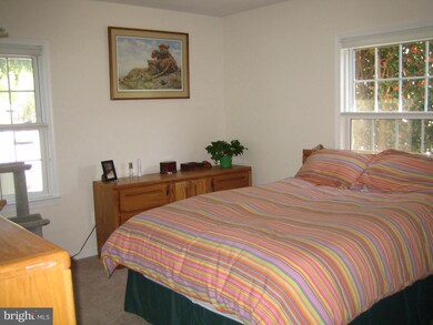 3332 Spring Ln unit D-26, Baileys Crossroads, VA 22041 - photo 2