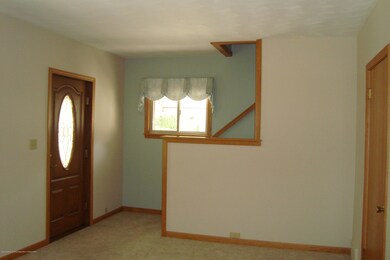 02 Living Room C