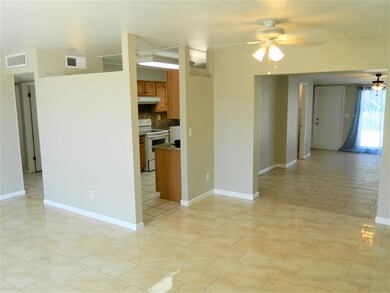 111TH LIVING ROOM,DINING (2)