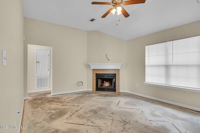 3-web-or-mls-2213 Paula Cir 3