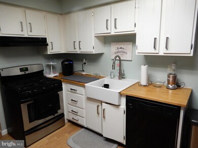 140 E Hanover St, Newtown, PA 18940 - photo 3