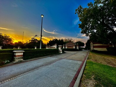 19321 Whispering Grove E, Tomball, TX 77377 - photo 4