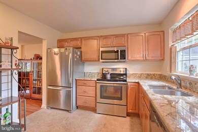 104 Barrington Ct, Palmyra, PA 17078 - photo 2