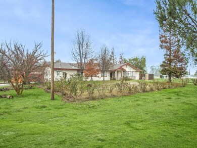 19729 Oakhill Rd, Madera, CA 93638 - photo 3