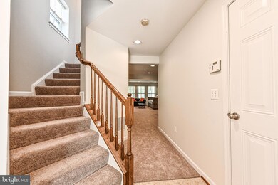 25282 Gothic Square, Chantilly, VA 20152 - photo 3