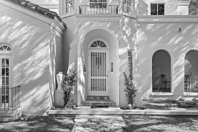 907 Alhambra Cir, Coral Gables, FL 33134 - photo 2