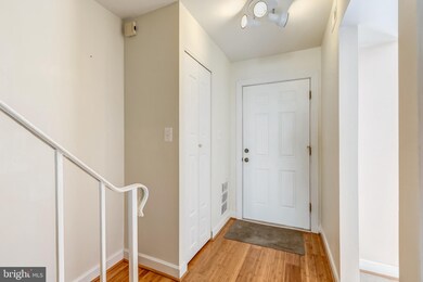 9208 Hickory Tree Ct unit 6B, Burke, VA 22015 - photo 4