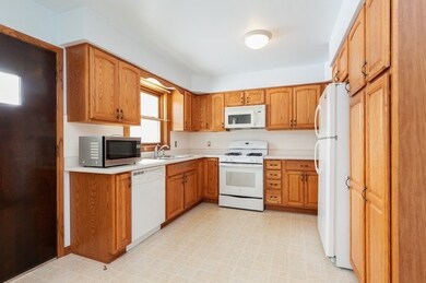 2021 W Glen Flora Ave, Waukegan, IL 60085 - photo 4