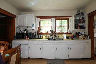 21 Trinity St, Claremont, NH 03743 - photo 6