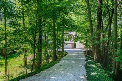 7424 River Rd, Olmsted Falls, OH 44138 - photo 2