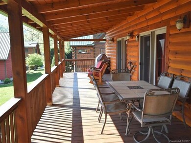 Front 8 Foot Wide Deck With View