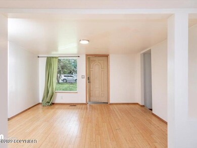 03-Living Room_MAX6358