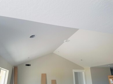 8380 Kyra Ln, White City, OR 97503 - photo 5