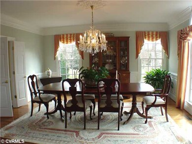 Dining Room - Large formal Dining Room