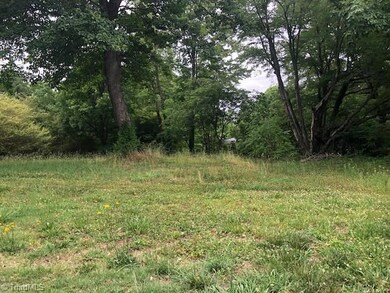 881 Greystone Rd, Asheboro, NC 27203 - photo 2