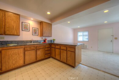 9910 3/4 Cedar St, Bellflower, CA 90706 - photo 5