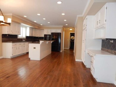 23624 W Deer Chase Ln, Naperville, IL 60564 - photo 4