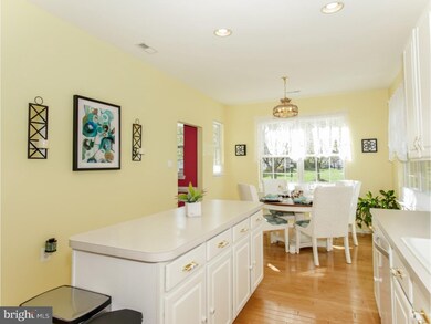 48 Black Eyed Susan Rd unit 320, Langhorne, PA 19047 - photo 6