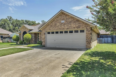 7004 Lonesome Oaks Dr, North Richland Hills, TX 76182 - photo 3