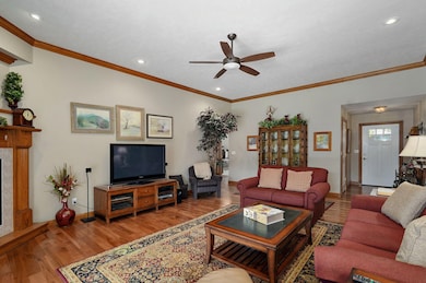 1608 E Bingham St-11