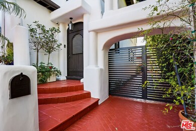 309 N Doheny Dr, Beverly Hills, CA 90211 - photo 2