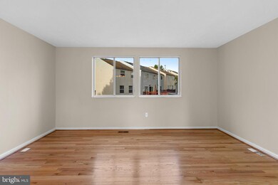 4250 Crosswood Dr, Burtonsville, MD 20866 - photo 4