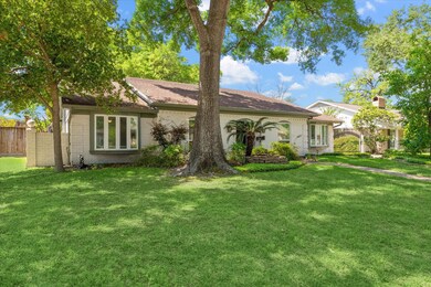 206 Briar Hill Dr, Houston, TX 77042 - photo 2