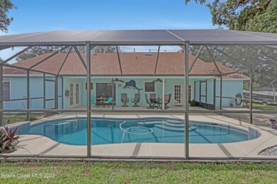 Enclosed Pool & Patio