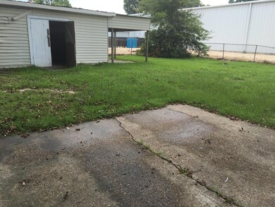 410 Ulysse St, Eunice, LA 70535 - photo 2