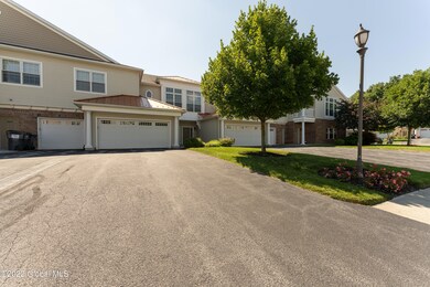 802 Vly Pointe Dr, Niskayuna, NY 12309 - photo 2