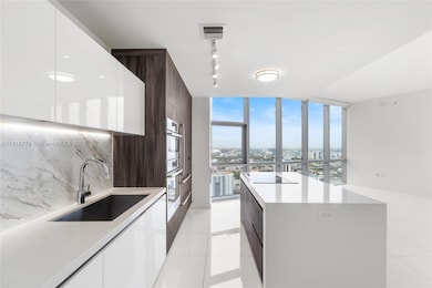 Paramount at Miami Worldcenter unit 3202, Miami, FL 33132 - photo 7