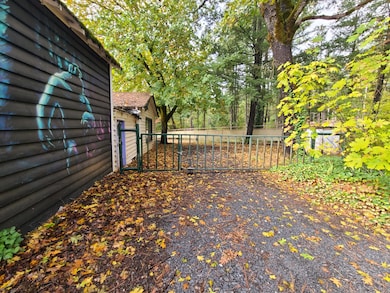 28060 Redwood Hwy unit A, Cave Junction, OR 97523 - photo 4