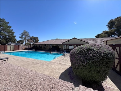 3670 Isle Royale Dr, Las Vegas, NV 89122 - photo 5